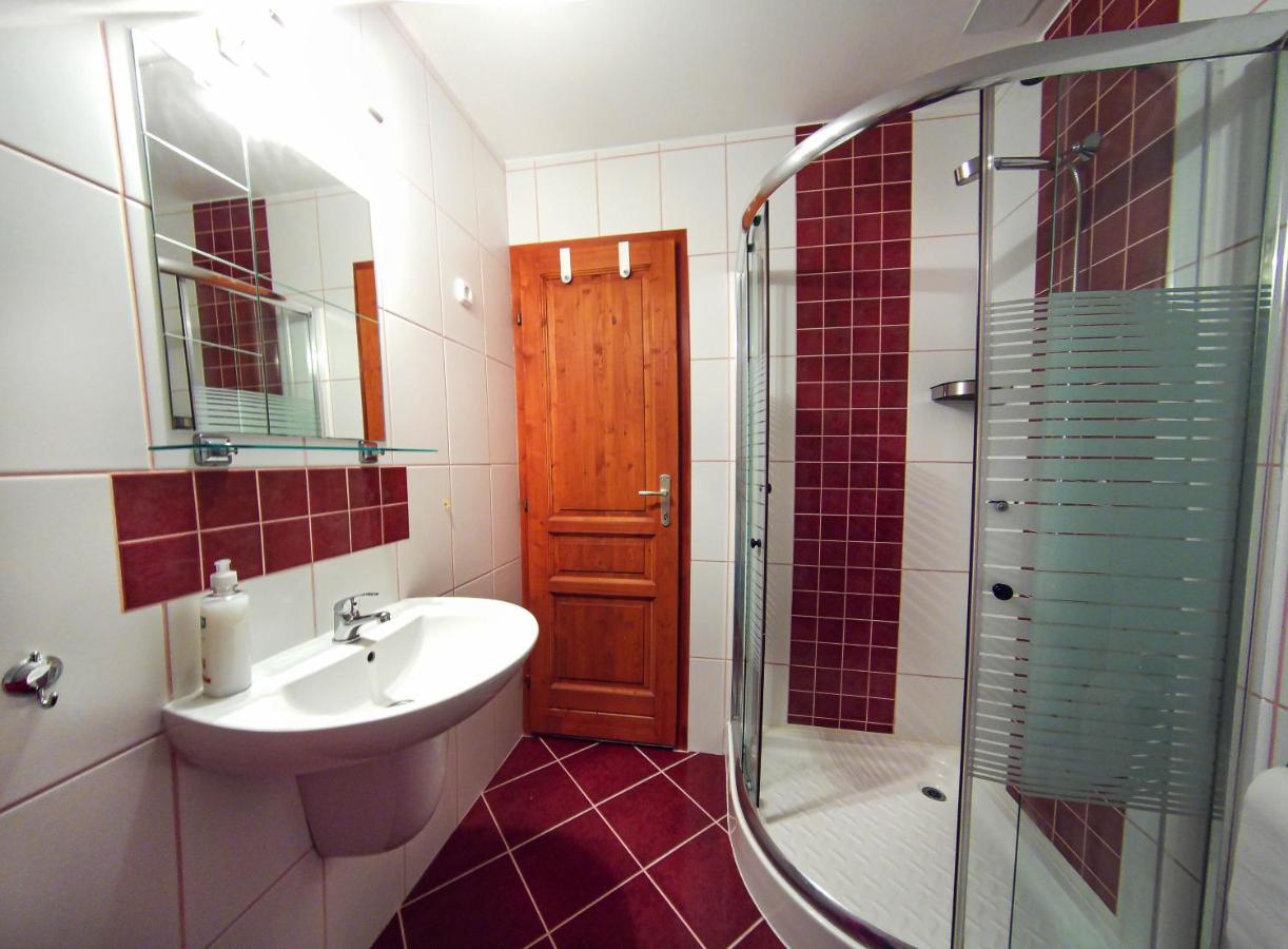 Notafa Vendeghaz Eger Hotel Luaran gambar