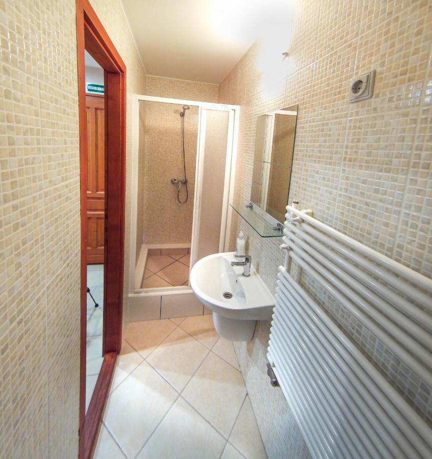 Notafa Vendeghaz Eger Hotel Luaran gambar